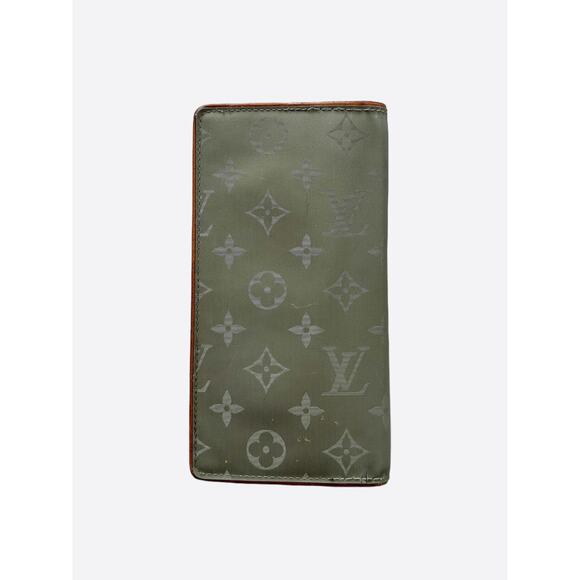Louis Vuitton Silver Titanium Monogram Brazza Wallet - Picture 2 of 4